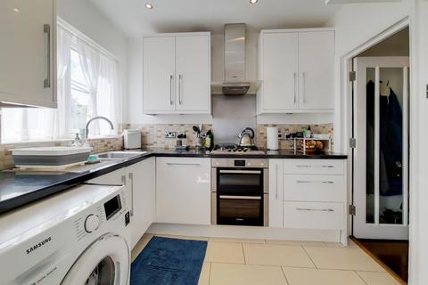 4 bedroom semi-detached house to rent, Worple Close, Harrow HA2