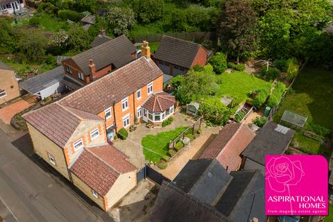 3 bedroom detached house for sale, Rotton Row