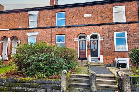 2 bedroom terraced house to rent, Grosvenor Road, Altrincham