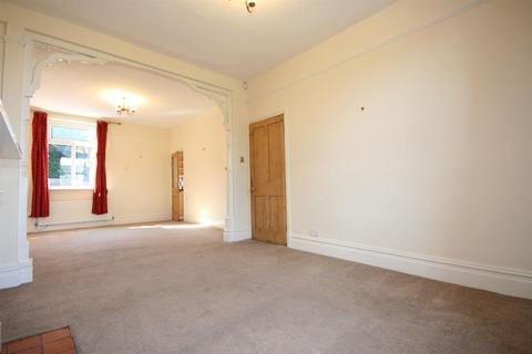 2 bedroom terraced house to rent, Grosvenor Road, Altrincham