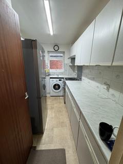 2 bedroom flat to rent, Edgware, HA8