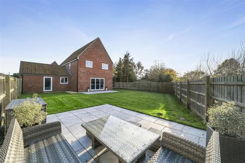 4 bedroom detached house for sale, The Oaks, Great Oakley