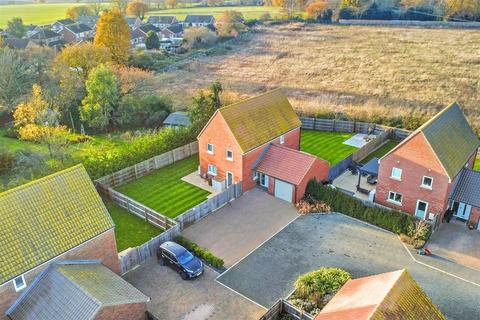 4 bedroom detached house for sale, The Oaks, Great Oakley