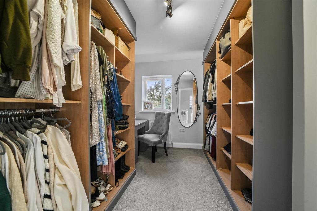 Bedroom/walk in wardrobe