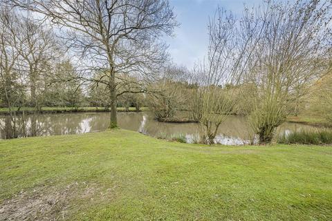 2 bedroom house for sale, Stud Green, Holyport, Maidenhead