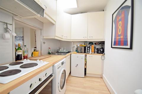 1 bedroom apartment to rent, Cambridge Park, East Twickenham