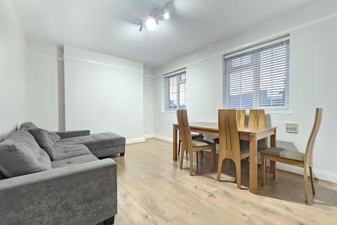 2 bedroom flat to rent, Queens Road, London NW4