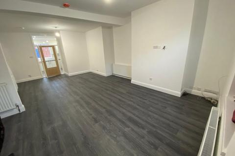 3 bedroom terraced house to rent, St. Cuthberts Terrace, Sunderland SR4