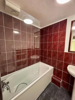 1 bedroom flat to rent, Holdenhurst Road, Boscombe