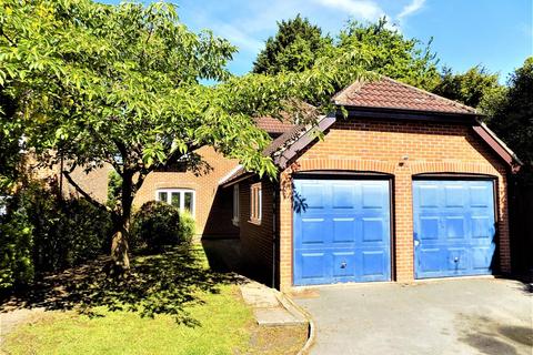 4 bedroom detached house to rent, Barberry Close, Fleet GU52