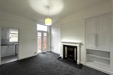 2 bedroom house to rent, Dalton Avenue, Manchester M14