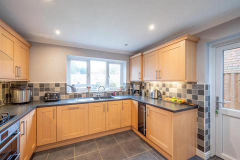 4 bedroom detached house for sale, Swindon Road, Wall Heath, DY6 0AL