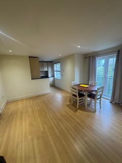 2 bedroom flat to rent, Brentwood Road, Ingrave CM13