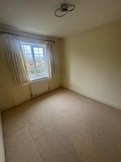 2 bedroom flat to rent, Brentwood Road, Ingrave CM13