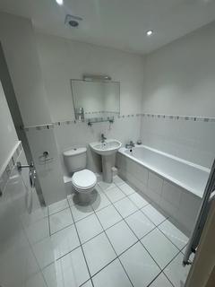 2 bedroom flat to rent, Brentwood Road, Ingrave CM13