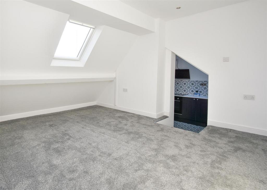 Flat 13, 267 Tettenhall Road -  Living.jpg