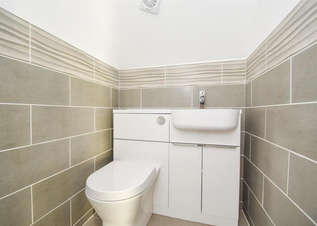 Flat 13, 267 Tettenhall Road-Bathroom WC.jpg