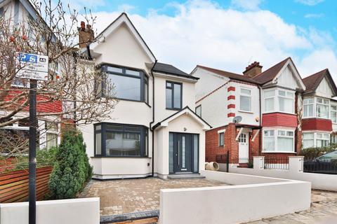 4 bedroom semi-detached house to rent, Viewfield Road, London