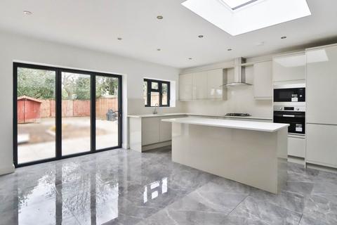 4 bedroom semi-detached house to rent, Viewfield Road, London