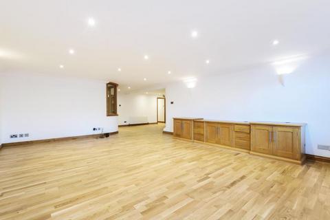 2 bedroom apartment to rent, Millbrook, Guildford GU1