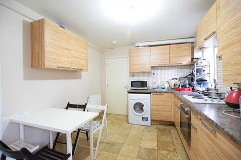 1 bedroom end of terrace house to rent, Cumberland Road, Reading RG1