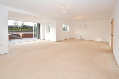 4 bedroom detached house for sale, Kingsley Road, Cellarhead