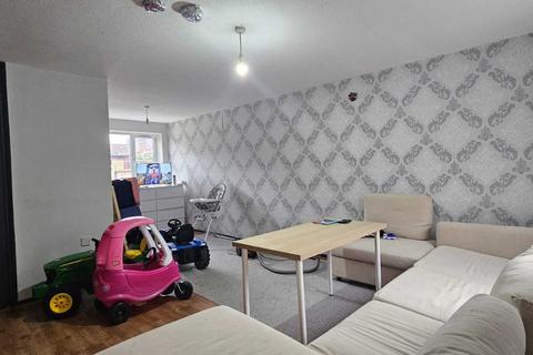 3 bedroom semi-detached house to rent, Northolt UB5