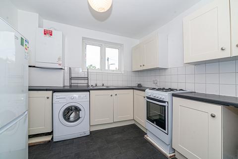 2 bedroom flat to rent, Clifden Road, London E5