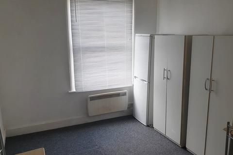 Studio to rent, Romford Road, London E12