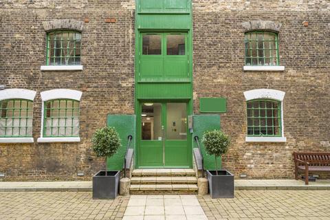 2 bedroom flat for sale, Maidstone Building Mews, London Bridge, London, SE1