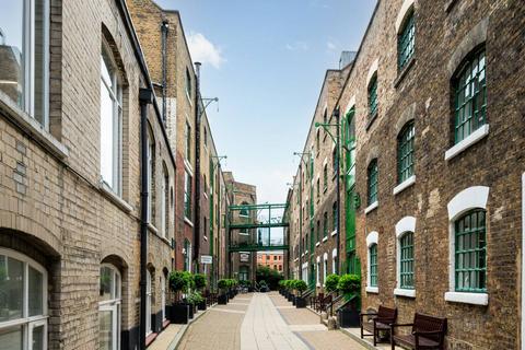 2 bedroom flat for sale, Maidstone Building Mews, London Bridge, London, SE1