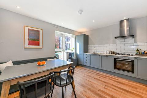 3 bedroom flat to rent, Halton Road, Islington, London, N1