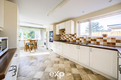 81 Kingsley Road, Bishops Tachbrook, Leamington Spa, CV33 9RZ