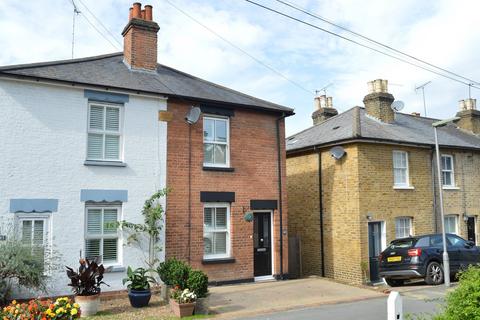 3 bedroom semi-detached house to rent, Waverley Road, Weybridge, KT13