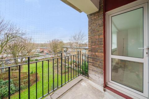 3 bedroom flat for sale, Penrose Street, Kennington