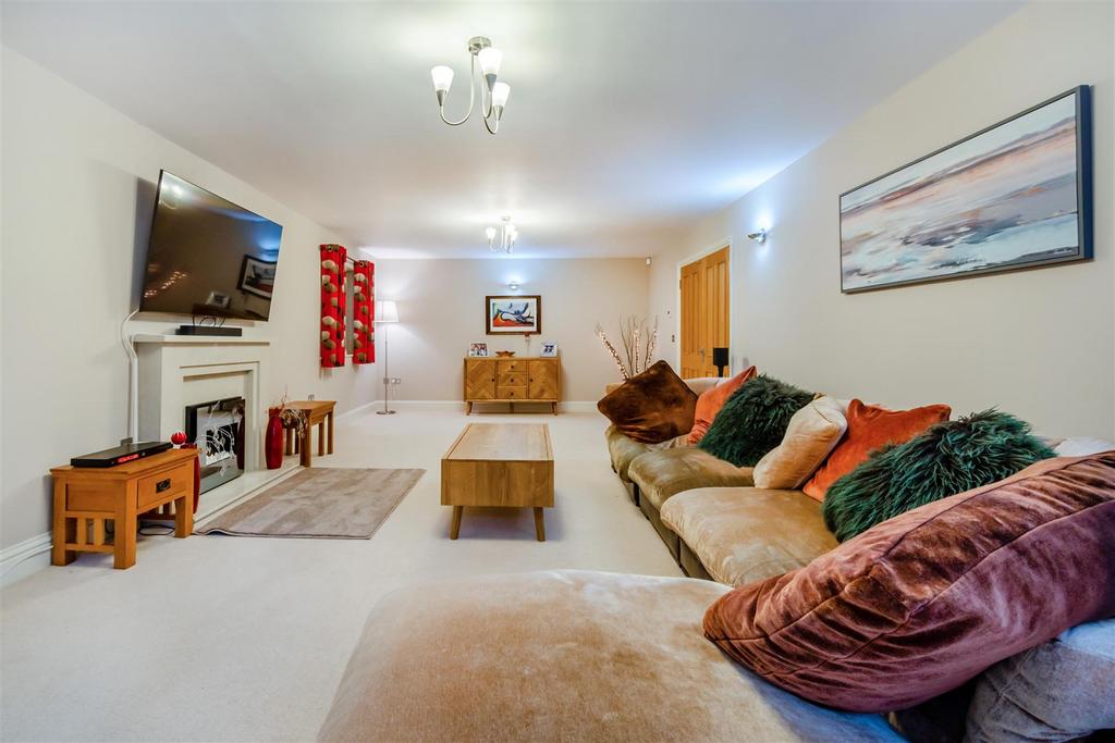 8617454-interior43.jpg