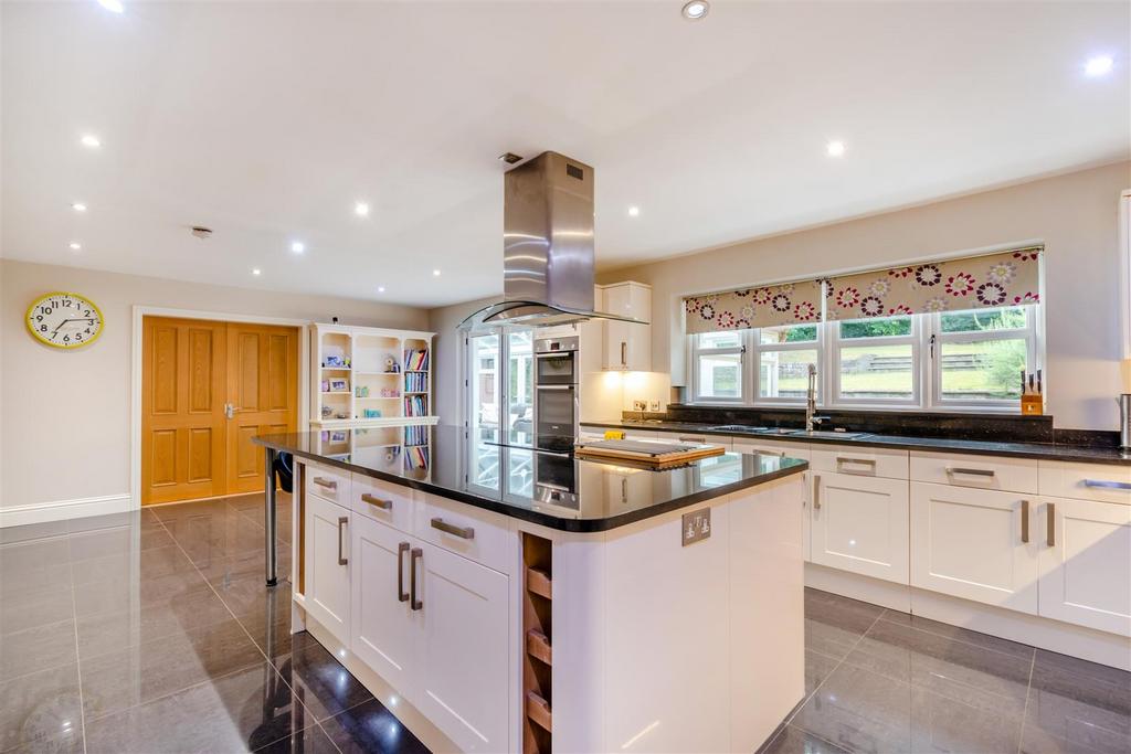 8617454-interior25.jpg