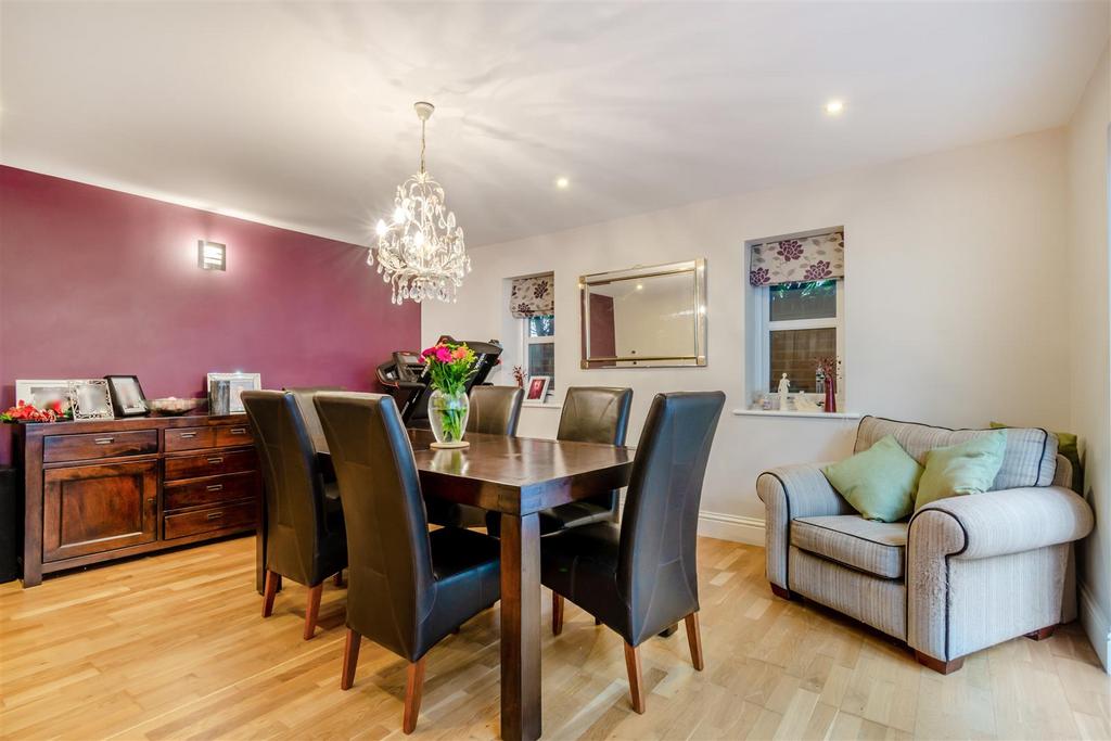 8617454-interior28.jpg