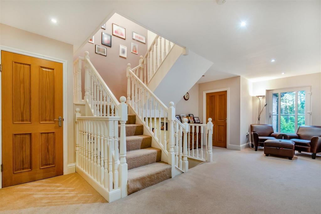 8617454-interior21.jpg