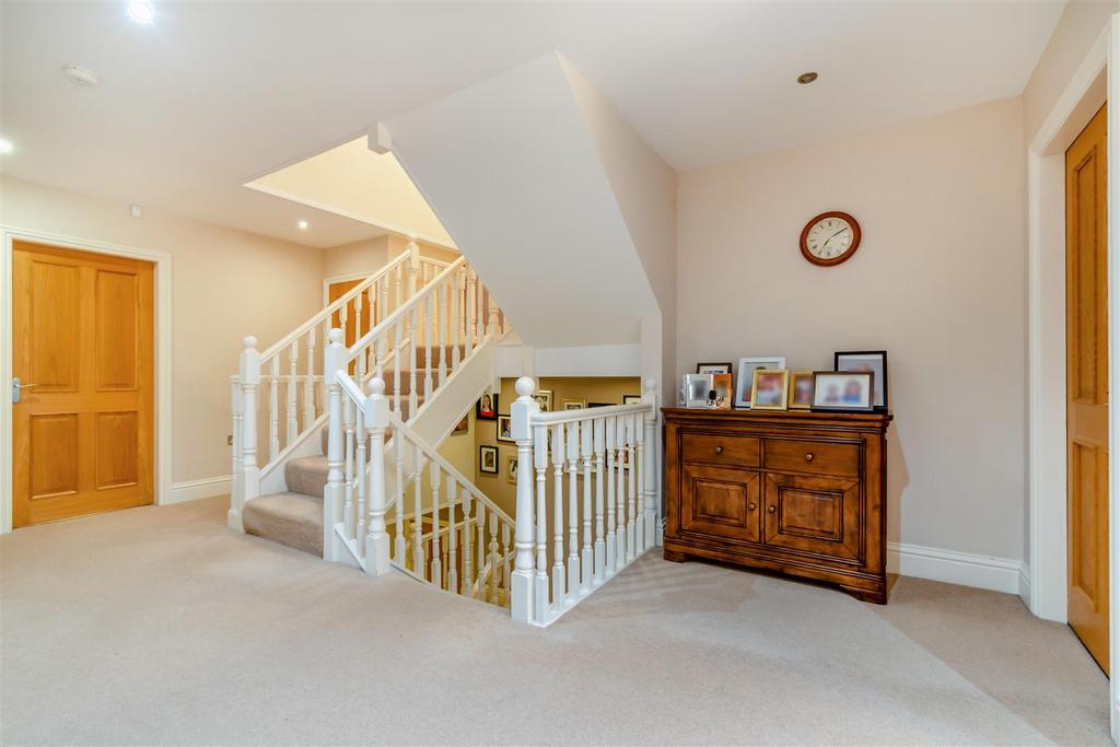 8617454-interior22.jpg