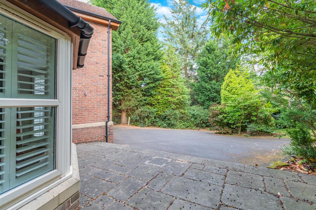 8617454-exterior16.jpg