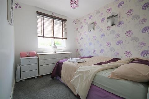 96 Cobb Close, Datchet, Slough, SL3 9QY