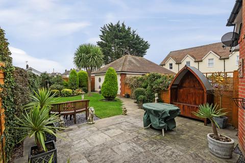 3 bedroom detached bungalow for sale, East Street, Selsey, PO20