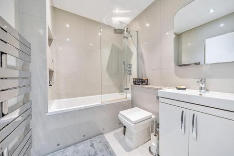 2 bedroom flat for sale, Brocade Court,  Colindeep Lane,  NW9