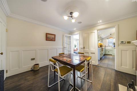 3 bedroom house to rent, Lillieshall Road, London, SW4