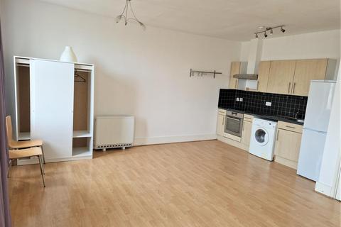 Studio to rent, 155 Kilburn High Road, London NW6