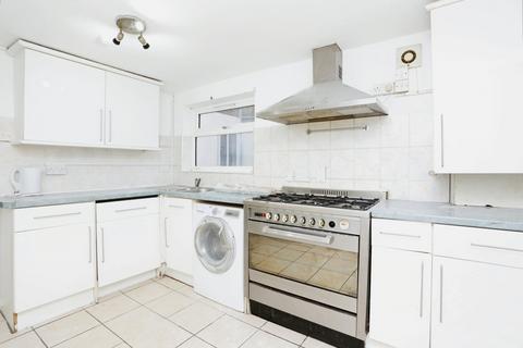 2 bedroom apartment for sale, Engleheart Road, London