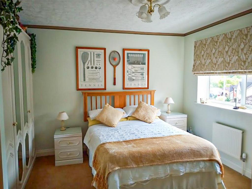 Front bedroom Alto.jpg