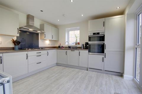 5 bedroom detached house for sale, Cobbler Drive, Godmanchester