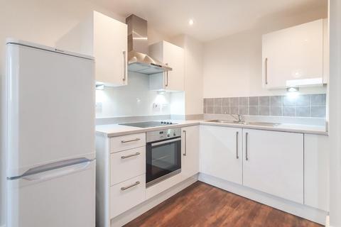 Studio to rent, Skyline House, Stevenage